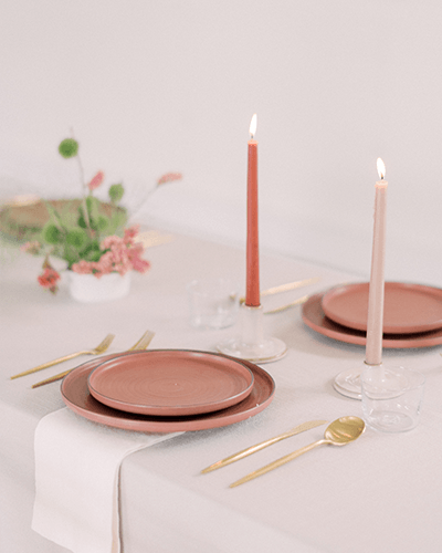 Wedding table with terra cotta details