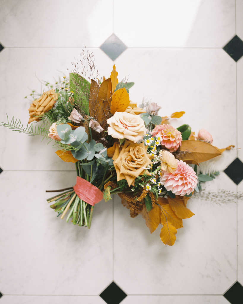 Corrie-and-Kevins-Fall-McAlister-Leftwich-House-Wedding-Kelsey-Nelson-Photography-Bouquet