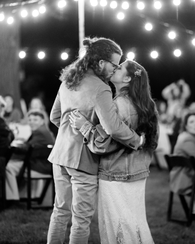 Corrie-and-Kevins-Fall-McAlister-Leftwich-House-Wedding-Kelsey-Nelson-Photography-Outdoor Reception